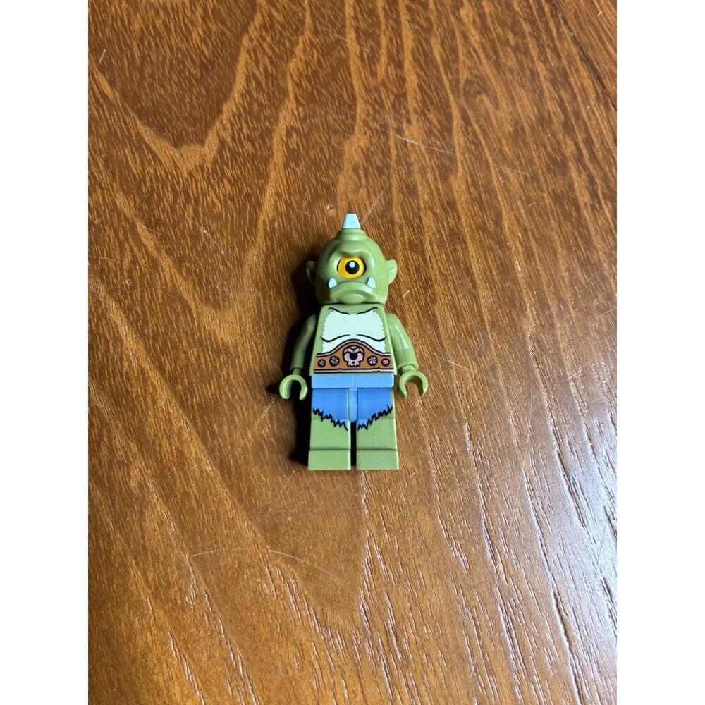 LEGO Cyclops Monster Minifigure Series 9 71000 1 eye green castle Missing Club